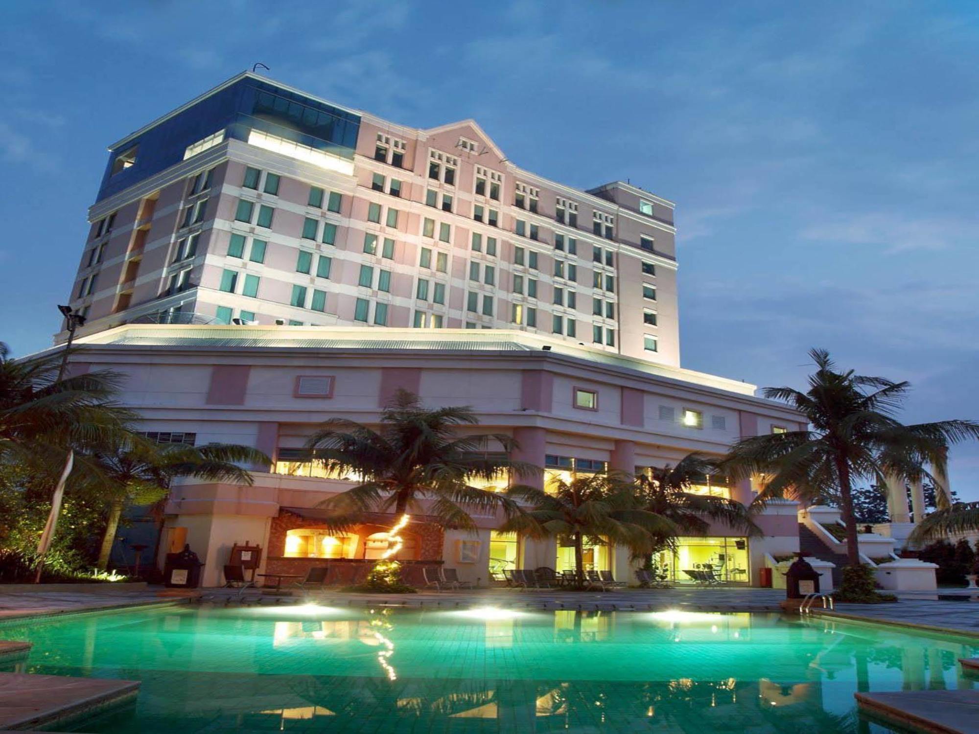Grand Candi Hotel Semarang Luaran gambar